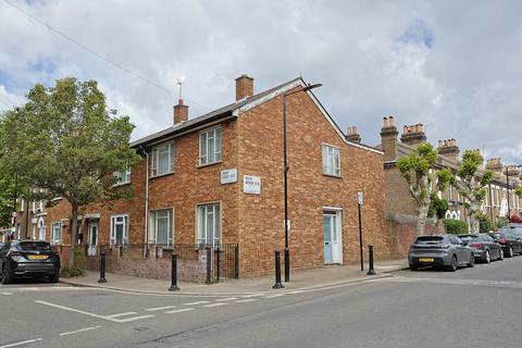 3 bed property, in Droop Street, £750,000