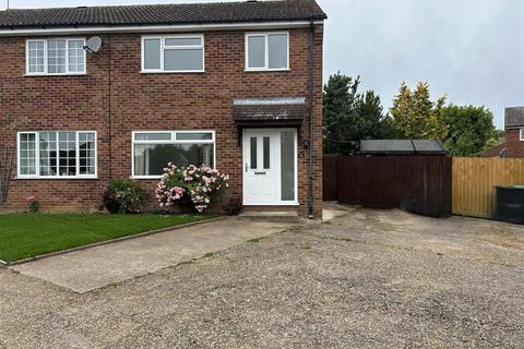 3 bed property, in Wordsworth Road, £280,000