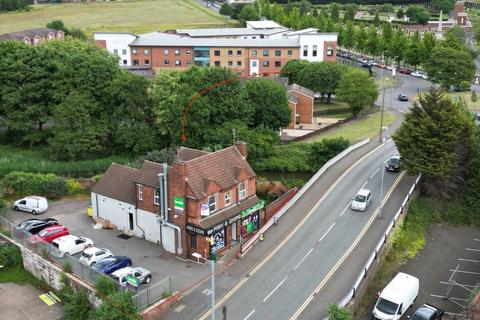 2 bed property, in 117 Powke Lane, £250,000