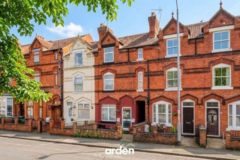 2 bed property, in Mount Pleasant, £165,000
