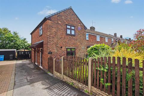 2 bed property, in Windermere Avenue, £175,000