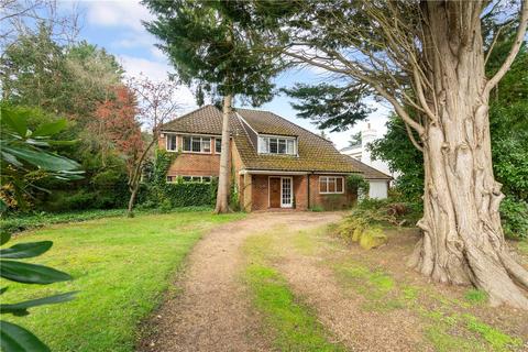 4 bed property, in Albury Road, £2,500,000