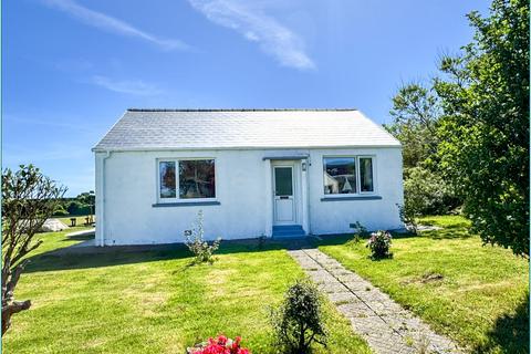 2 bed property, in North Street, £150,000