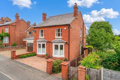 4 bed property, in Reservoir Road, £450,000