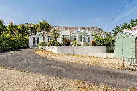 5 bed property, in Bugle, £600,000