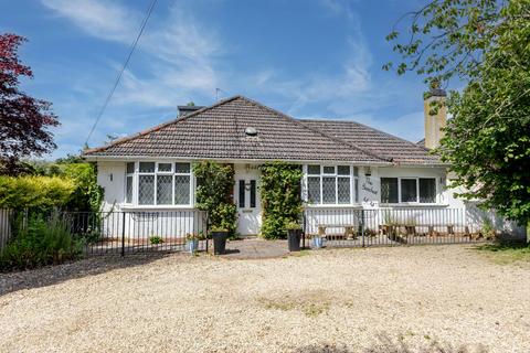 3 bed property, in Rhodyate Lane, £650,000
