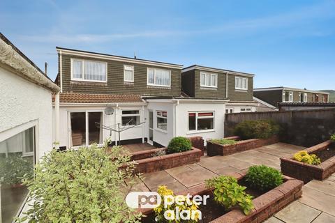 3 bed property, in Yr Ysfa, £290,000