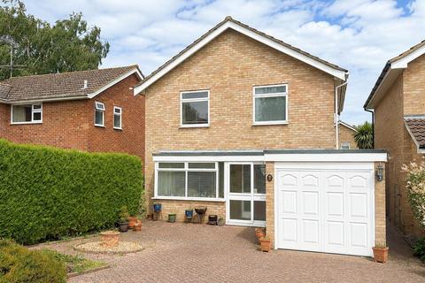 3 bed property, in The Warren, £450,000