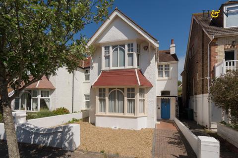 4 bed property, in Langdale Road, £1,300,000