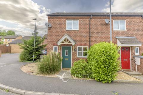 2 bed property, in Hectors Way, £230,000