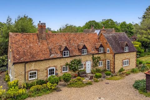 4 bed property, in Manor Road, £1,650,000
