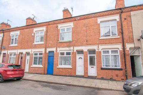 2 bed property, in Tudor Road, £150,000
