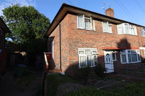 2 bed property, in Longley Avenue, £365,000