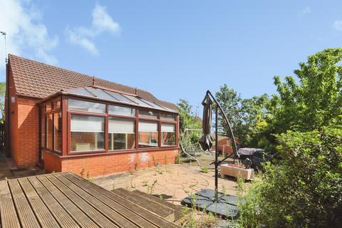 2 bed property, in Bader Rise, £170,000