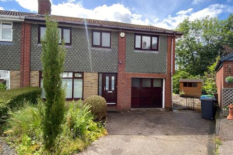 4 bed property, in 15 Sandringham Way, £280,000