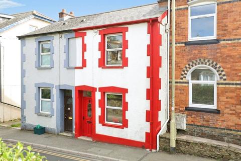 2 bed property, in Meddon Street, £165,000