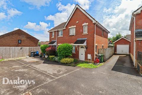 2 bed property, in Thorne Way, £200,000