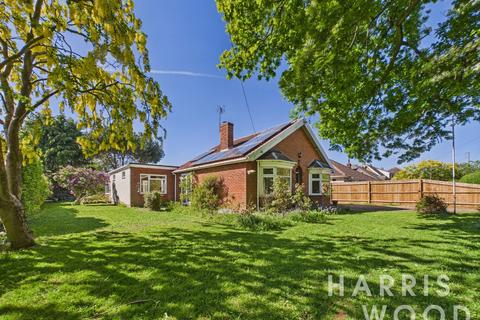 3 bed property, in Boxted Road, £475,000