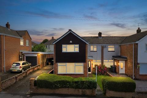 3 bed property, in Elgar Crescent, £340,000