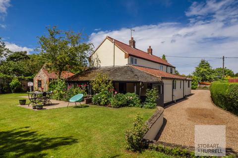 4 bed property, in Knoll Cottage, £500,000