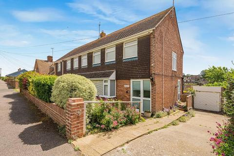 3 bed property, in Seaford BN25, £350,000