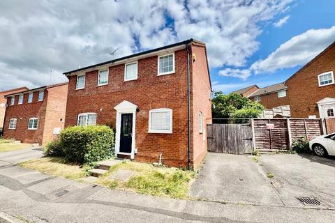 2 bed property, in Felton Close, £290,000