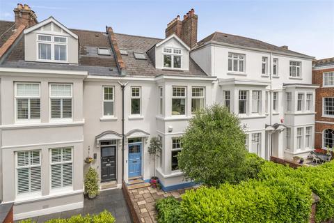 5 bed property, in St. Davids Hill, £800,000