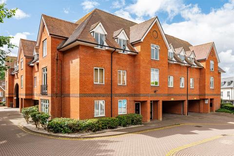 1 bed property, in Bluecoat Court, £245,000