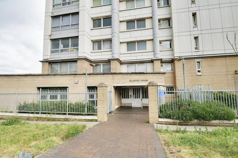 1 bed property, in Elliston House, £175,000