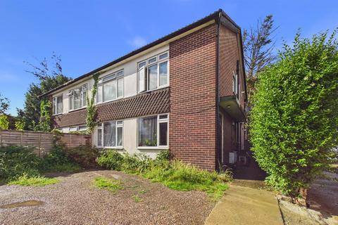 2 bed property, in Derby Road, £166,000