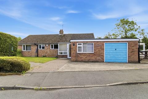 4 bed property, in Court Lea, £375,000