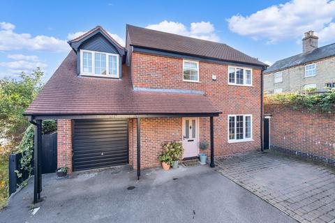 3 bed property, in Princes Mews, £500,000
