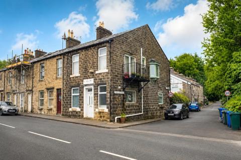 2 bed property, in Bury Road, £150,000