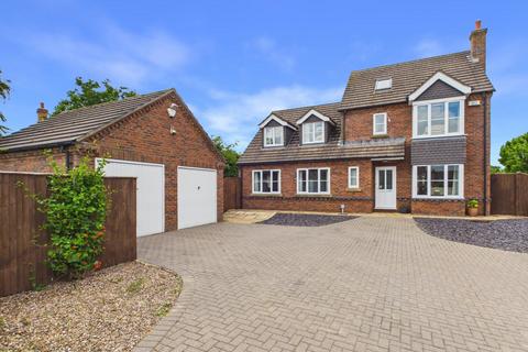 5 bed property, in 10 The Sidings, £499,950