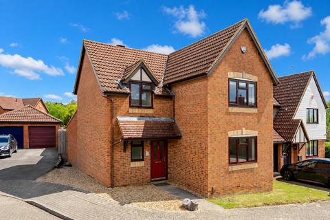 4 bed property, in Cashmere Close, £550,000