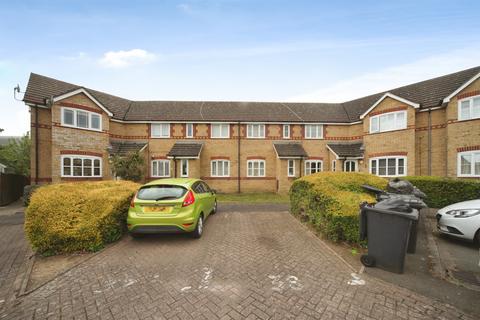 1 bed property, in Larkspur Gardens, £150,000