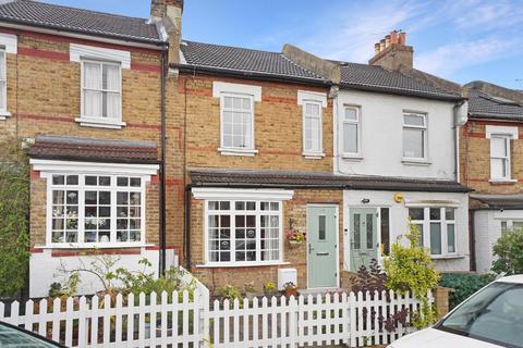 2 bed property, in Biggin Hill, £500,000
