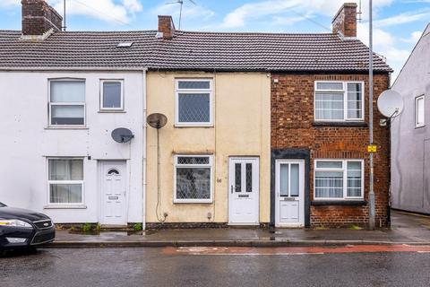2 bed property, in Winsover Road, £130,000