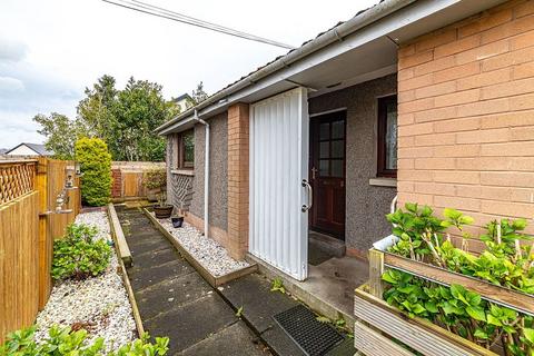1 bed property, in 5, £100,000