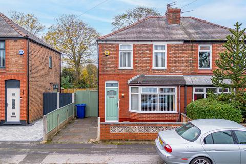 2 bed property, in Davenham Avenue, £195,000