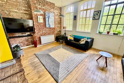 1 bed property, in Hylton Street, £235,000