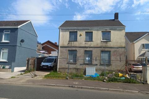 3 bed property, in Heol Y Felin, £99,000