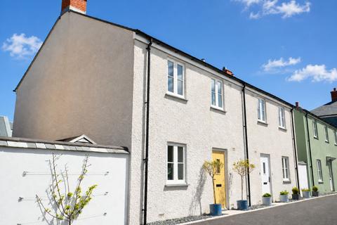 3 bed property, in Stret Morgan Le Fay, £340,000