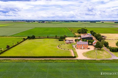 4 bed property, in Crowland, £900,000