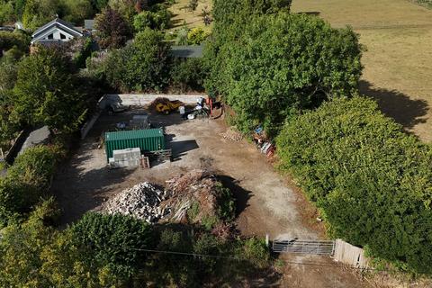 Land, in Porcupine, £290,000