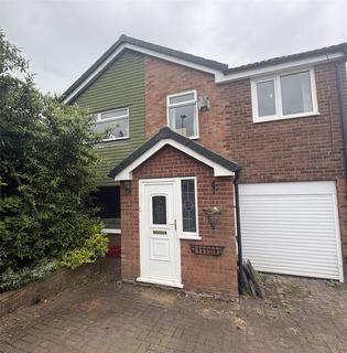 4 bed property, in Burns Fold, £300,000