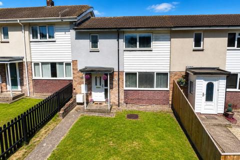 3 bed property, in Manor Road, £240,000