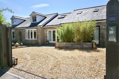 5 bed property, in Commmon Lane, £675,000