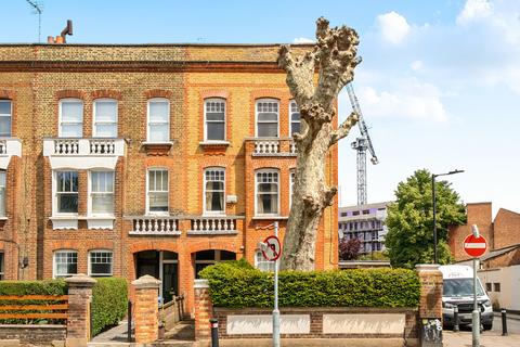 6 bed property, in Southampton Way, £1,000,000