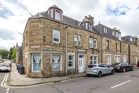 2 bed property, in 58, £80,000
